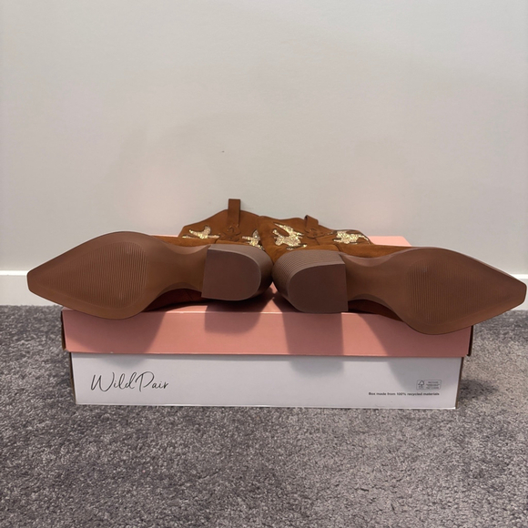 Wild Pair Women's Size 9.5 Brown Suede Cowboy Boots w/ Gold Crystals NIB - Picture 10 of 12